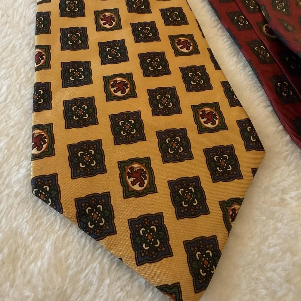 Vintage Tommy Hilfiger Heritage Pattern 100% Italian Silk Yellow Red USA Made